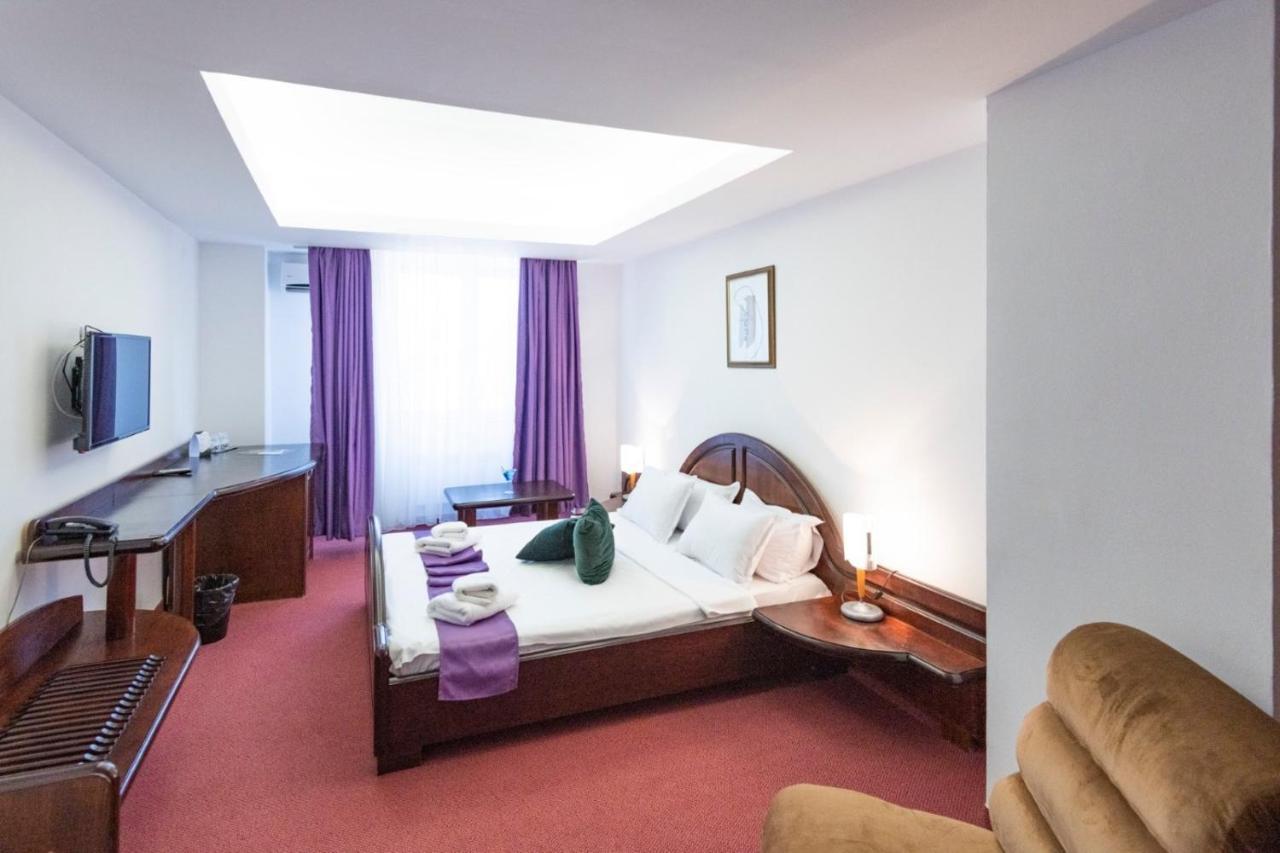 Hotel Randy Köstence Dış mekan fotoğraf