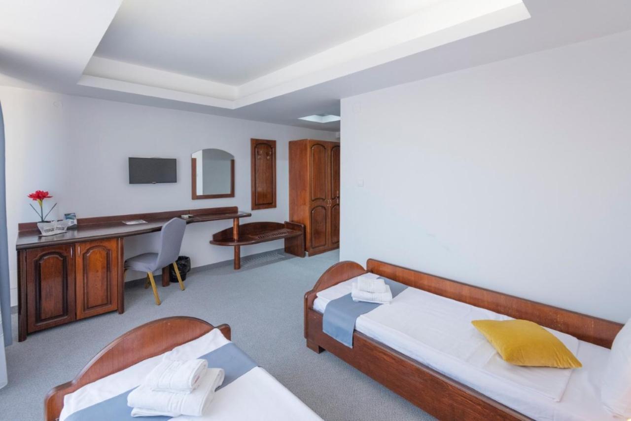 Hotel Randy Köstence Dış mekan fotoğraf